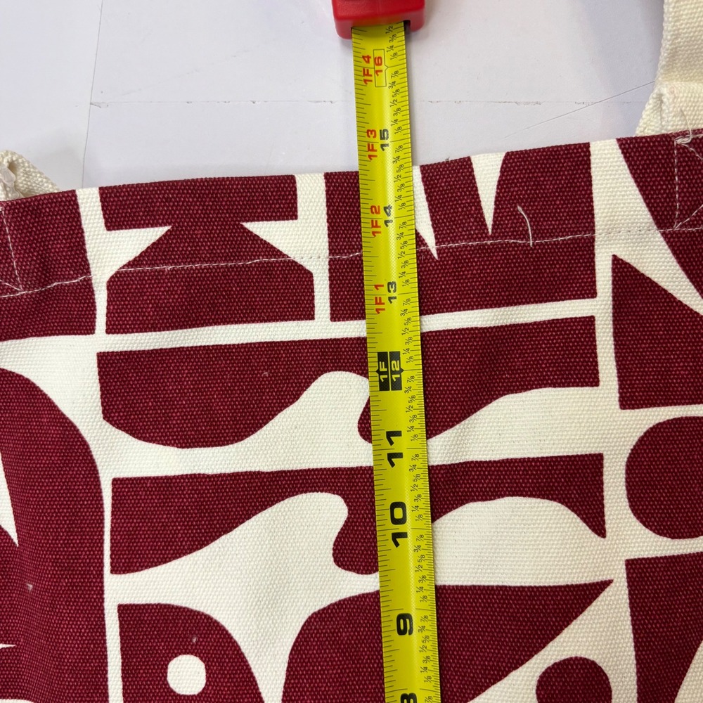 NWT Vuori Holiday 25 Canvas Tote Bag and Pouch Set Strawberry Red Geometric - Picture 8 of 9